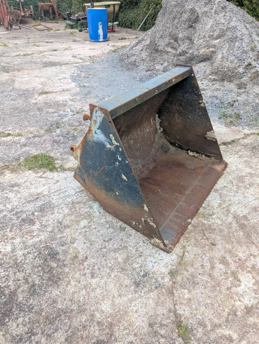 Prodig tractor bucket - Image 3