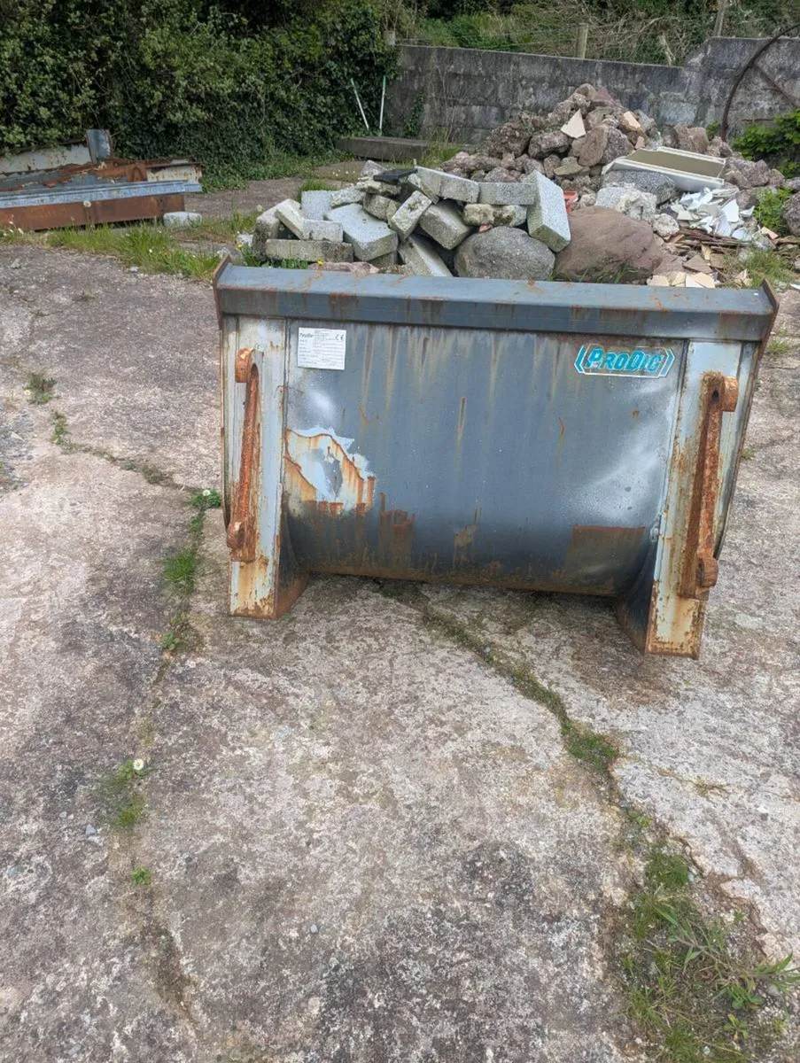 Prodig tractor bucket - Image 4