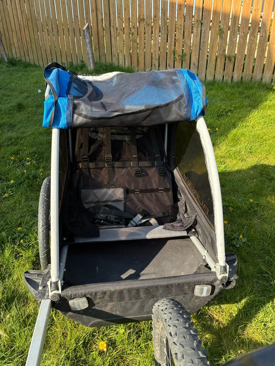 Burley child bike trailer - Image 3