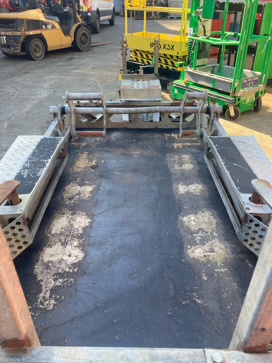 Indespention 8/4 Digger Docking Trailer - Image 3