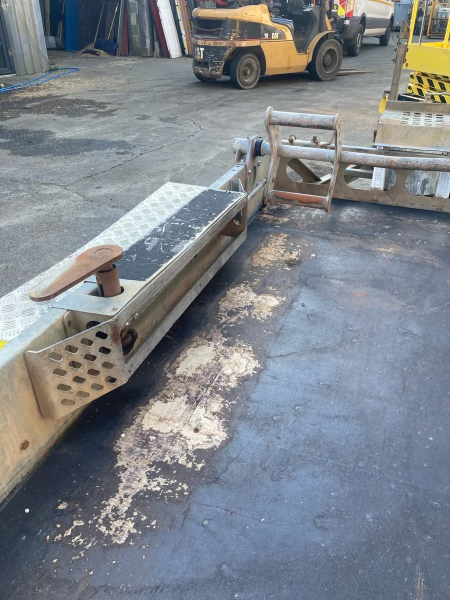 Indespention 8/4 Digger Docking Trailer - Image 4