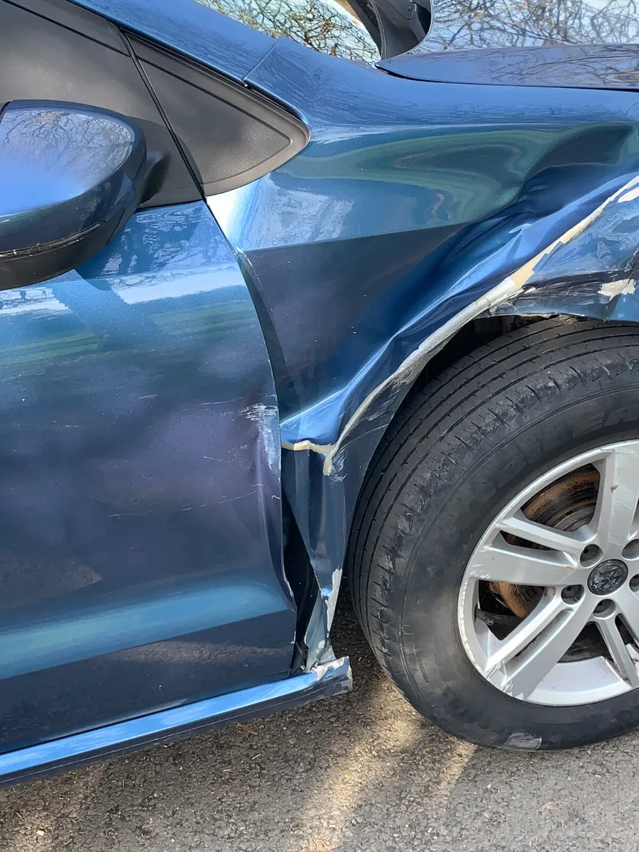 2016 VW POLO  TDI  DRIVING - Image 4