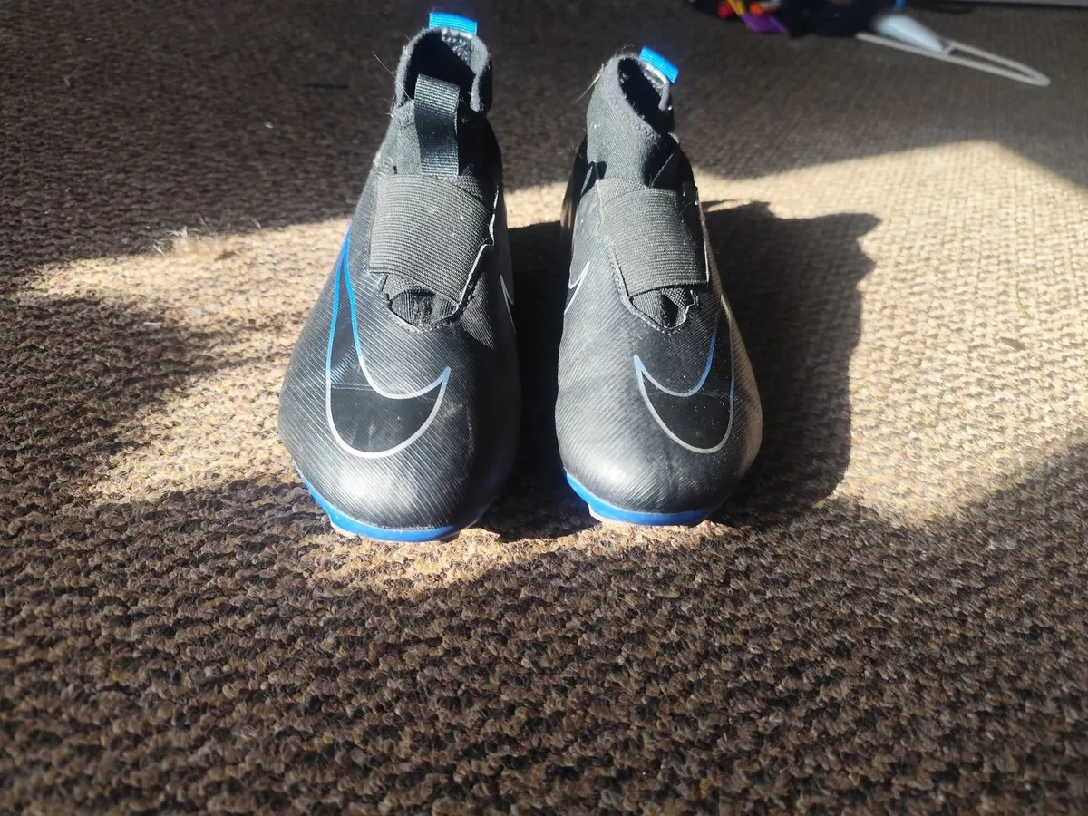 Football shoes - Image 3