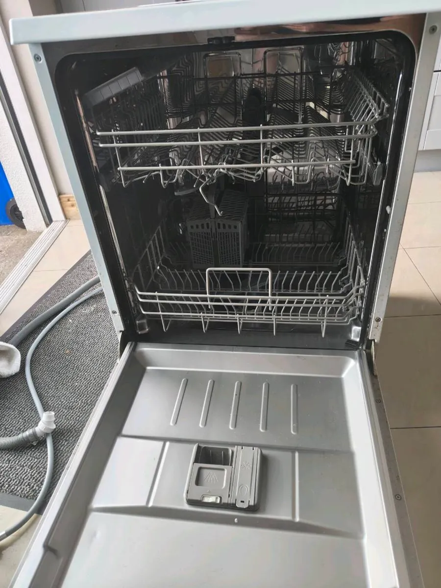 Logik Dishwasher - Image 2