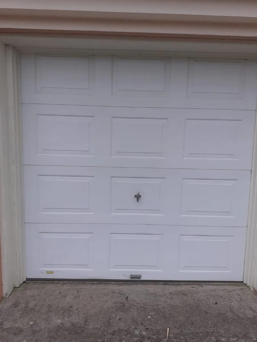 Overhead garage door - Image 1