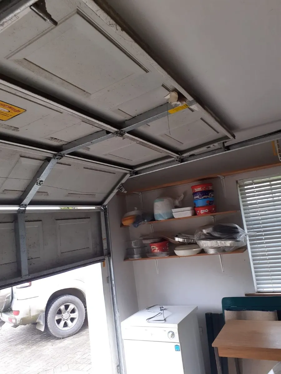 Overhead garage door - Image 2