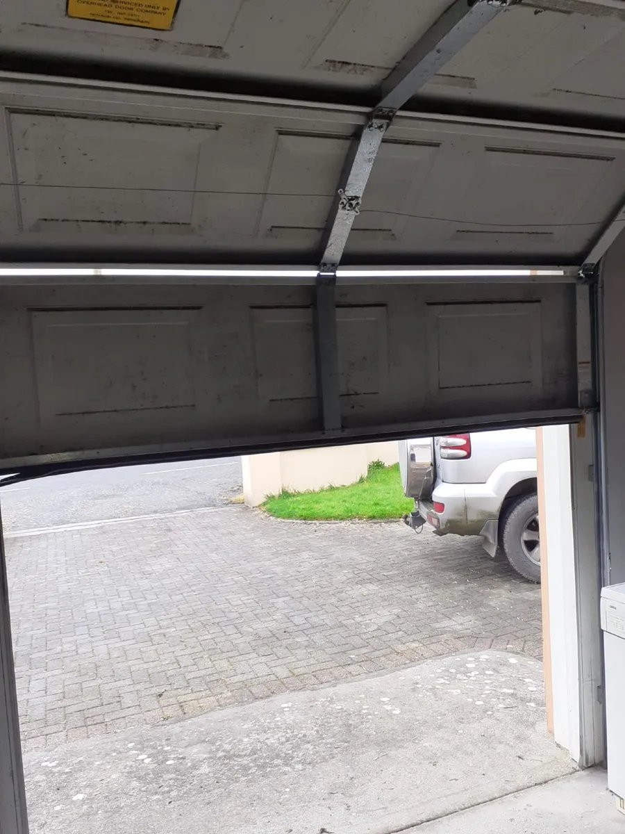 Overhead garage door - Image 3