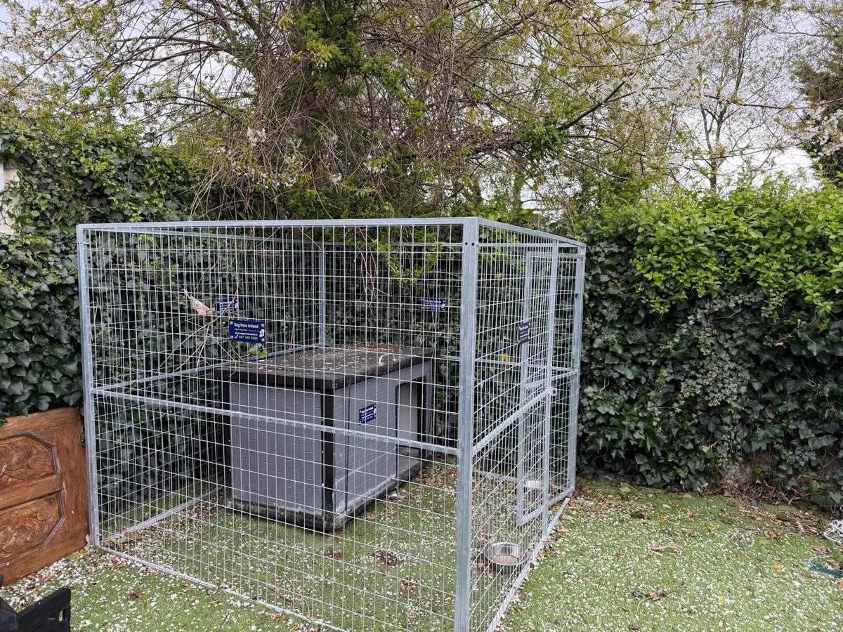 Dog run and house - Image 1