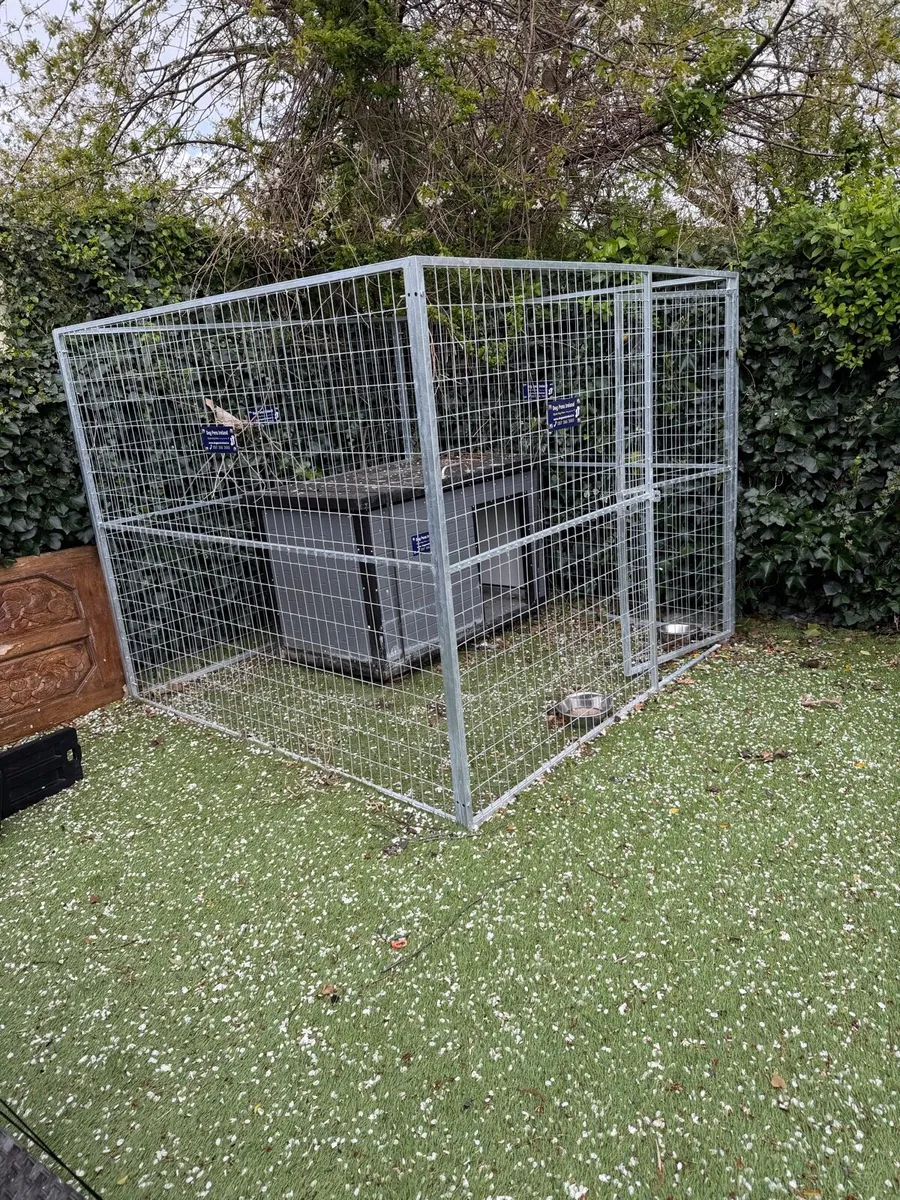Dog run and house - Image 4