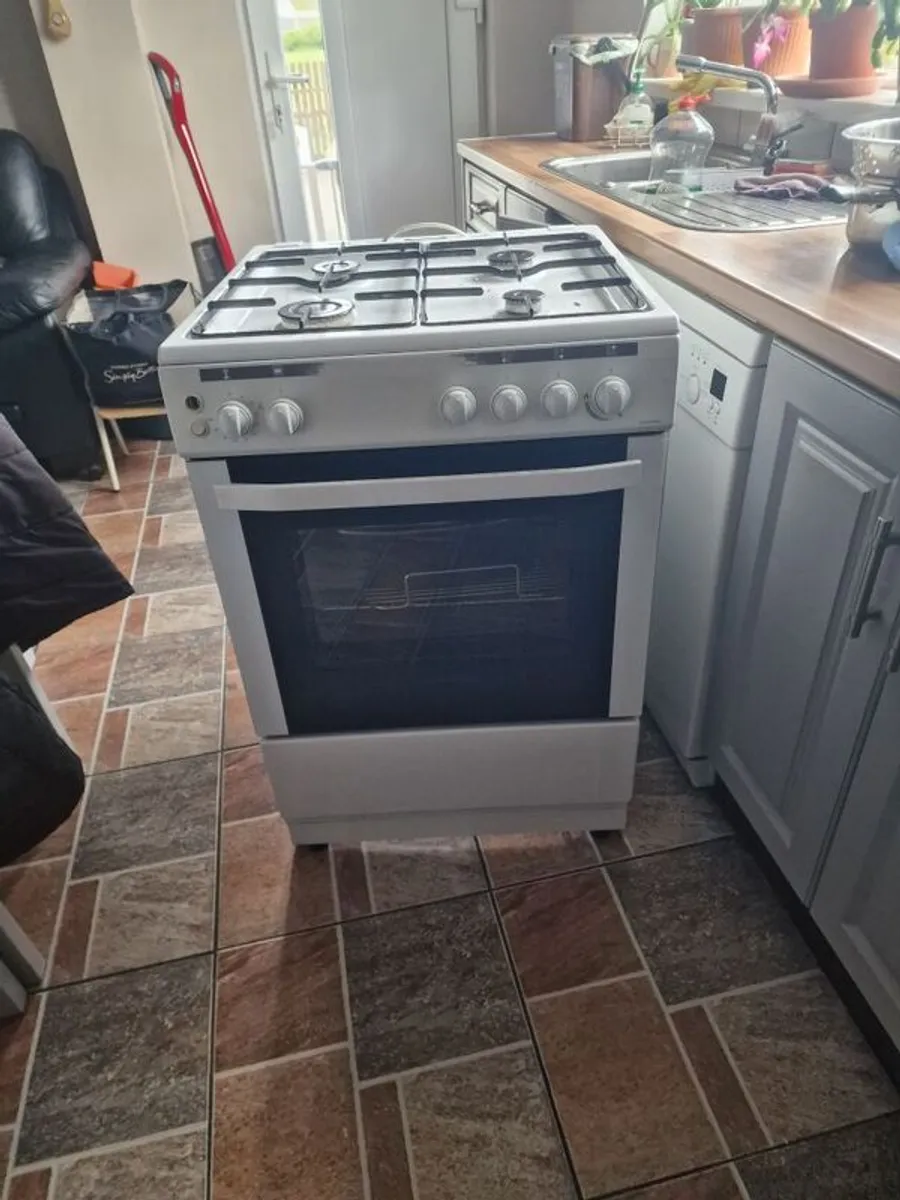 Gas cooker - Image 2