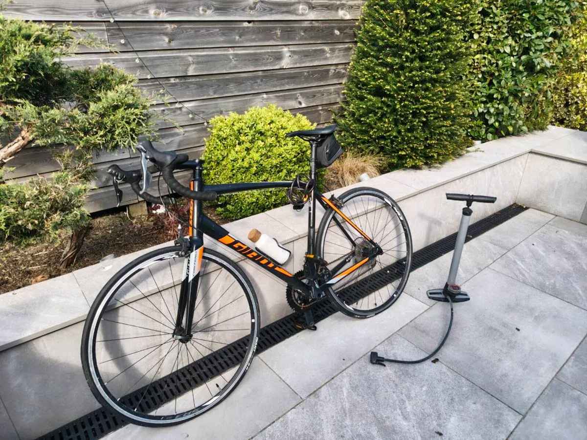 Contend Giant AR3 bike
With accessories