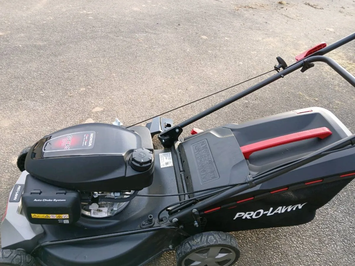 New lawnmower Honda - Image 3