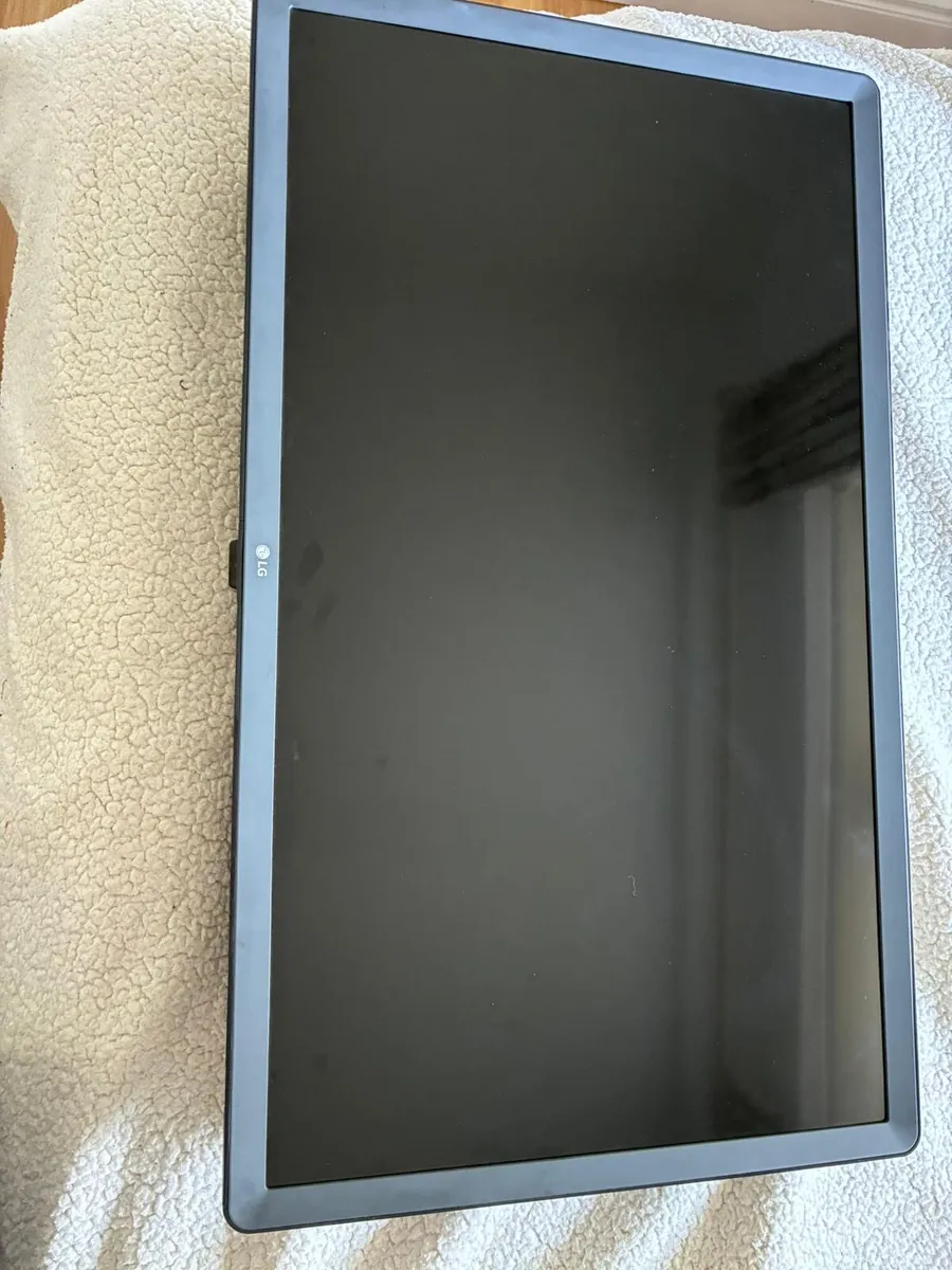 32 inch LG TV - Image 1