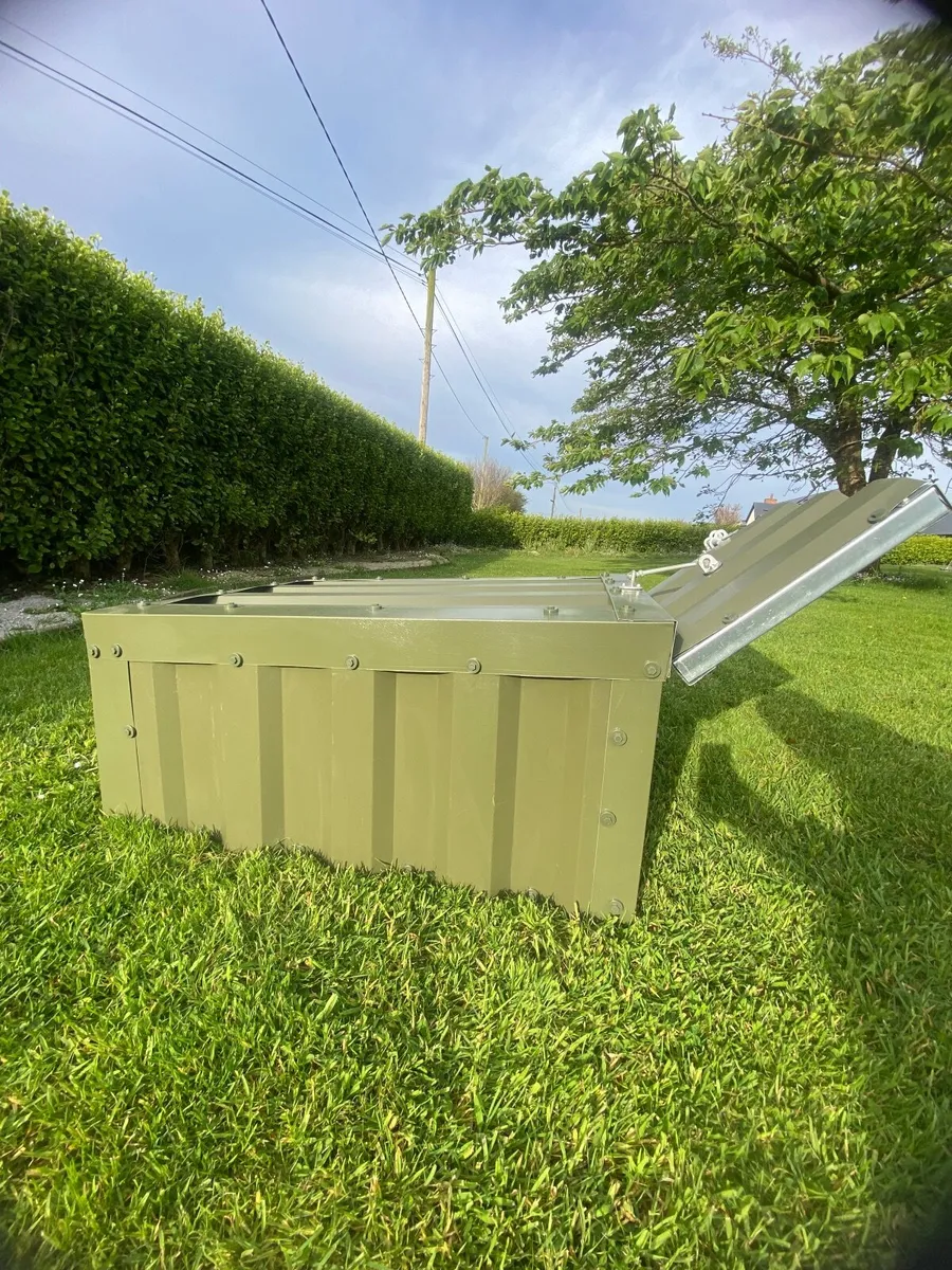 Heavy-duty Robot Lawnmore garage - Image 2