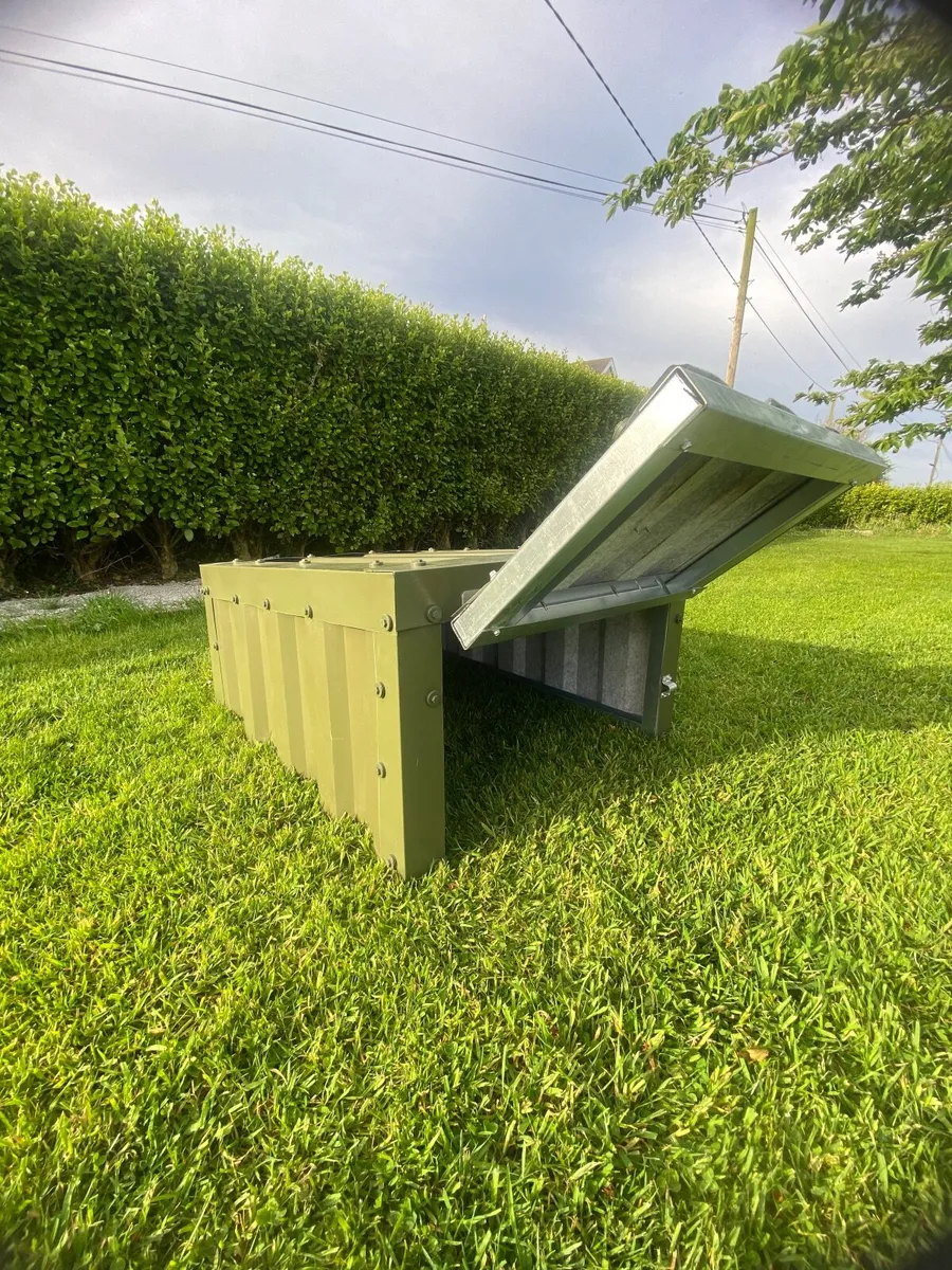 Heavy-duty Robot Lawnmore garage - Image 1