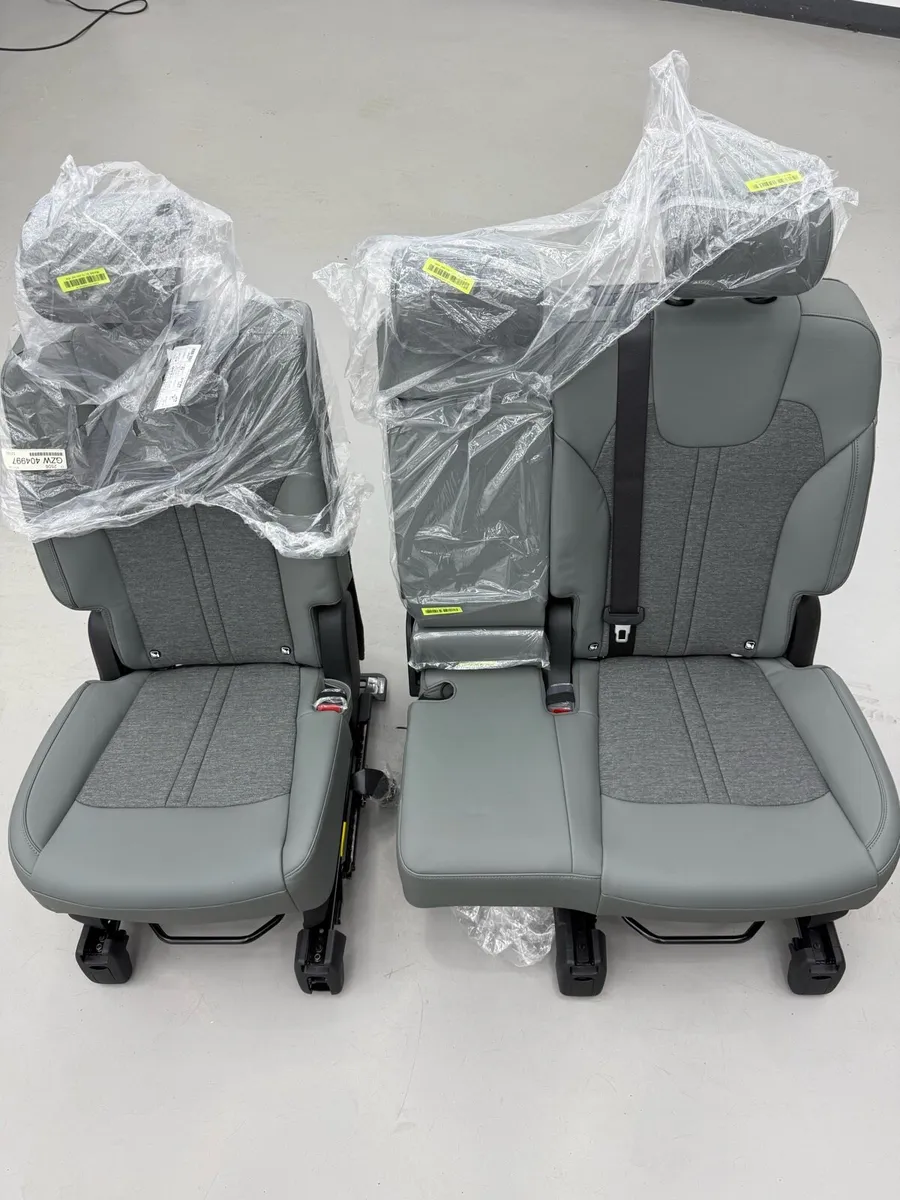Brand new rear seats of a KIA Sorrento 2025 - Image 3