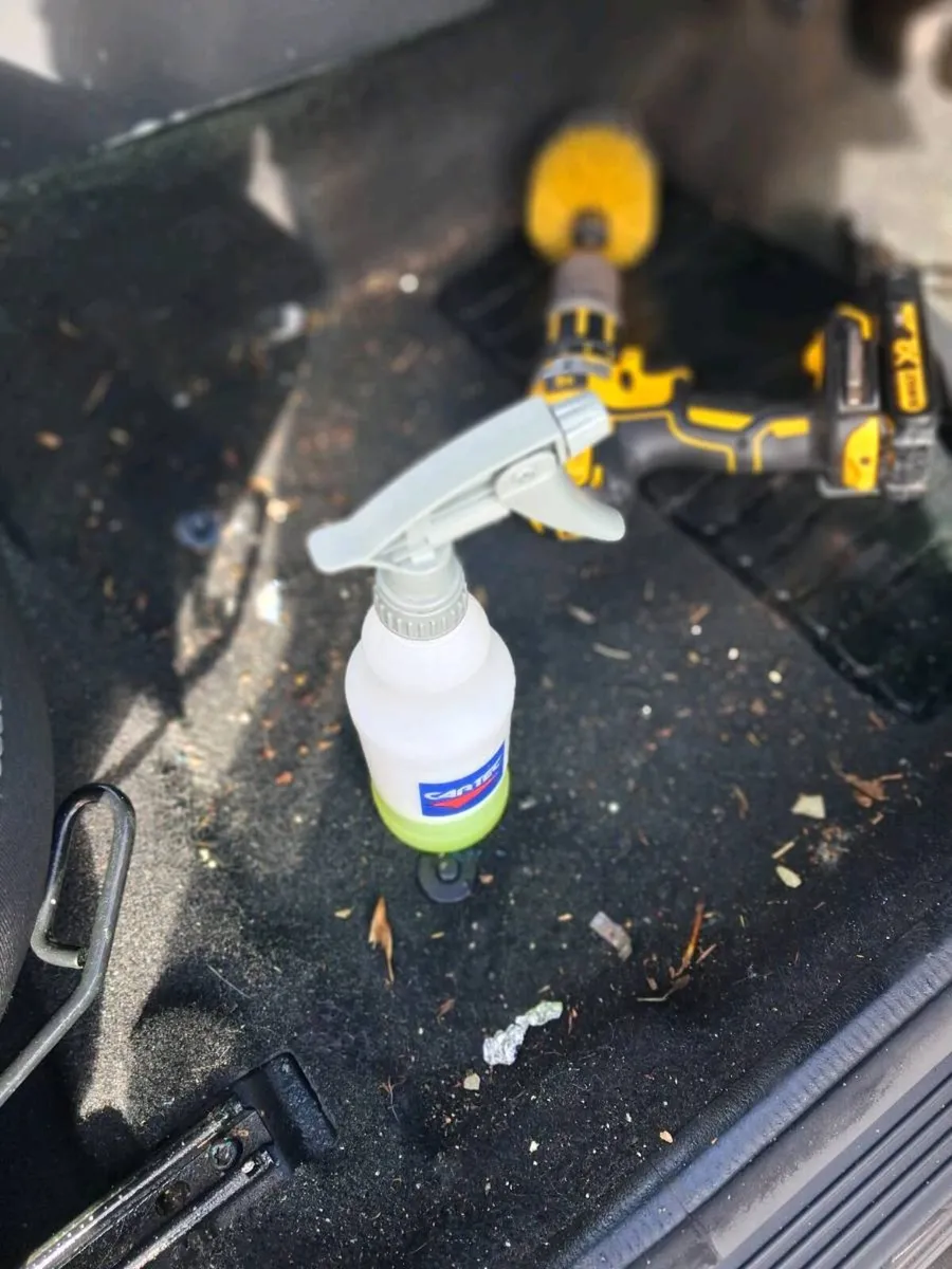 car valeting services - Image 3