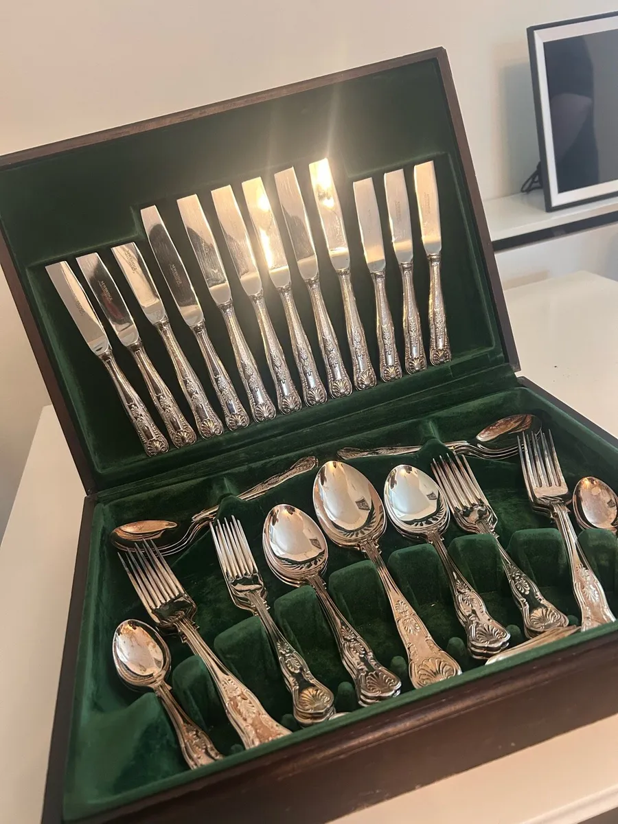 Vintage Newbridge Silverware “Kings” Cutlery Set - Image 2