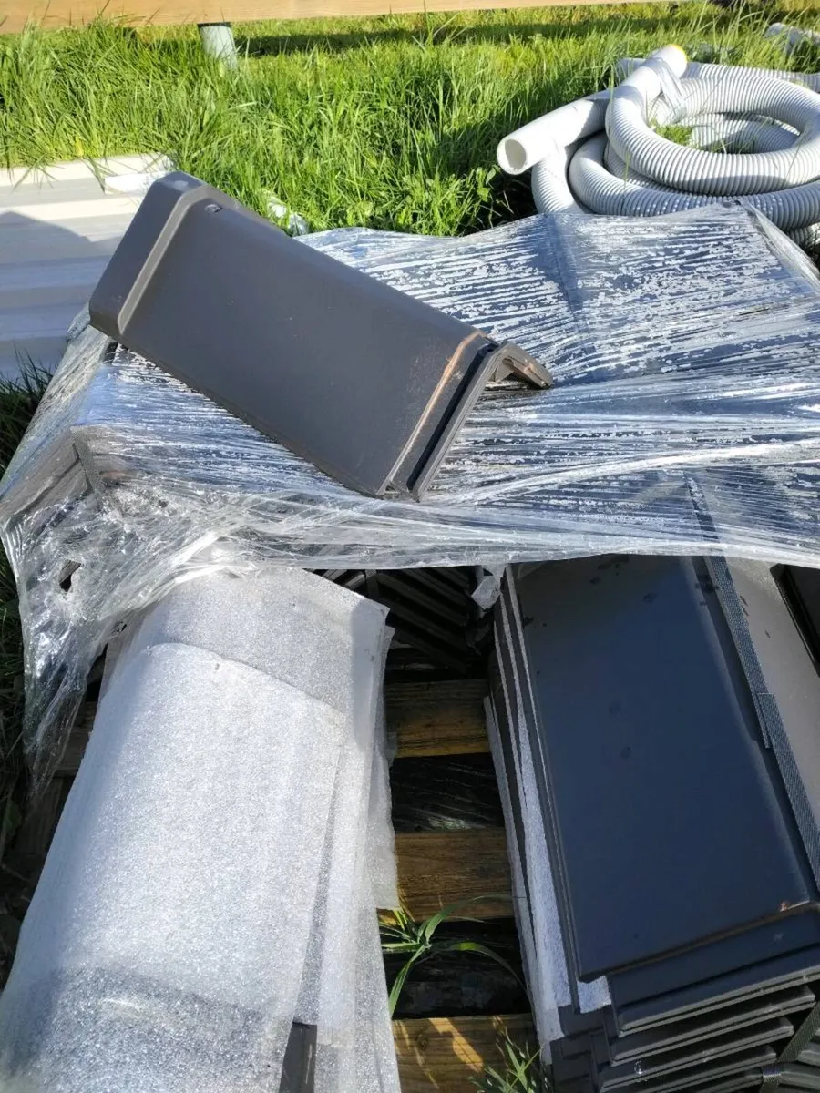 Clay ridge tiles - Image 4