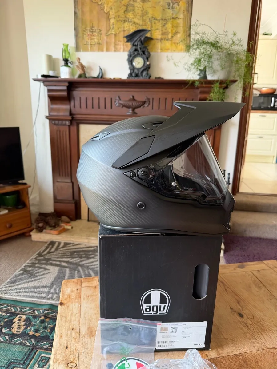 AGV AX9 carbon Helmet - Image 2