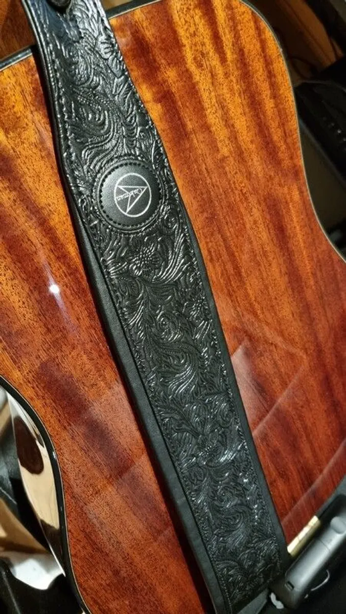 LAG Tramontane T98D Acoustic Guitar + Accessories - Image 2