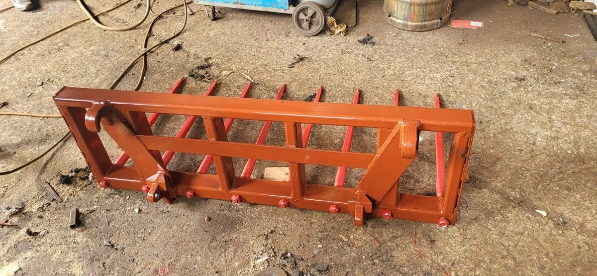 Dung  Fork - Image 1