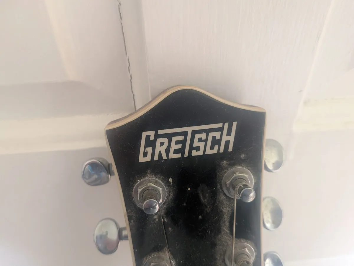 Electric guitar - Image 1