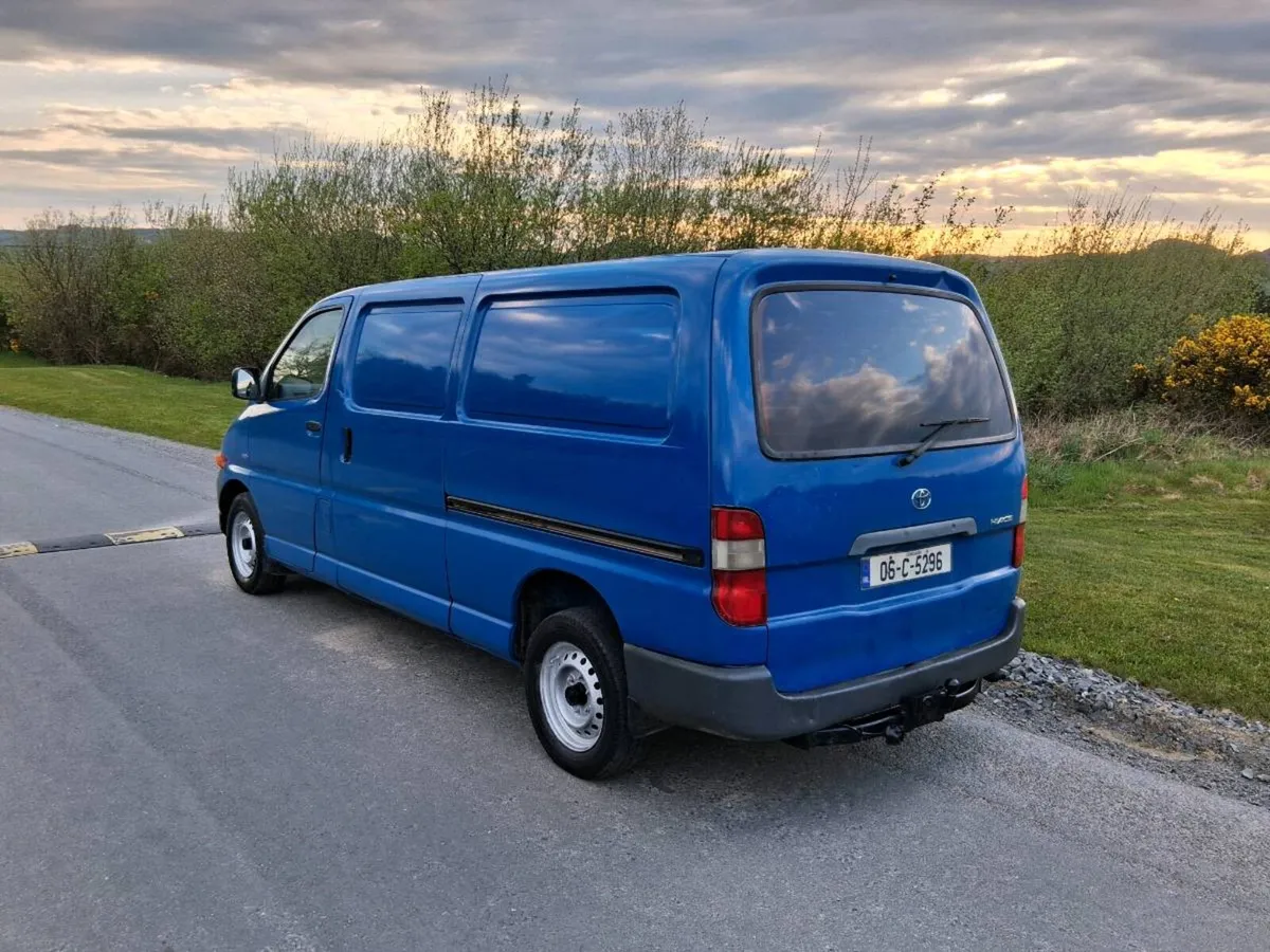 €4600 2006 Hiace new cvrt mint van €4600 - Image 3