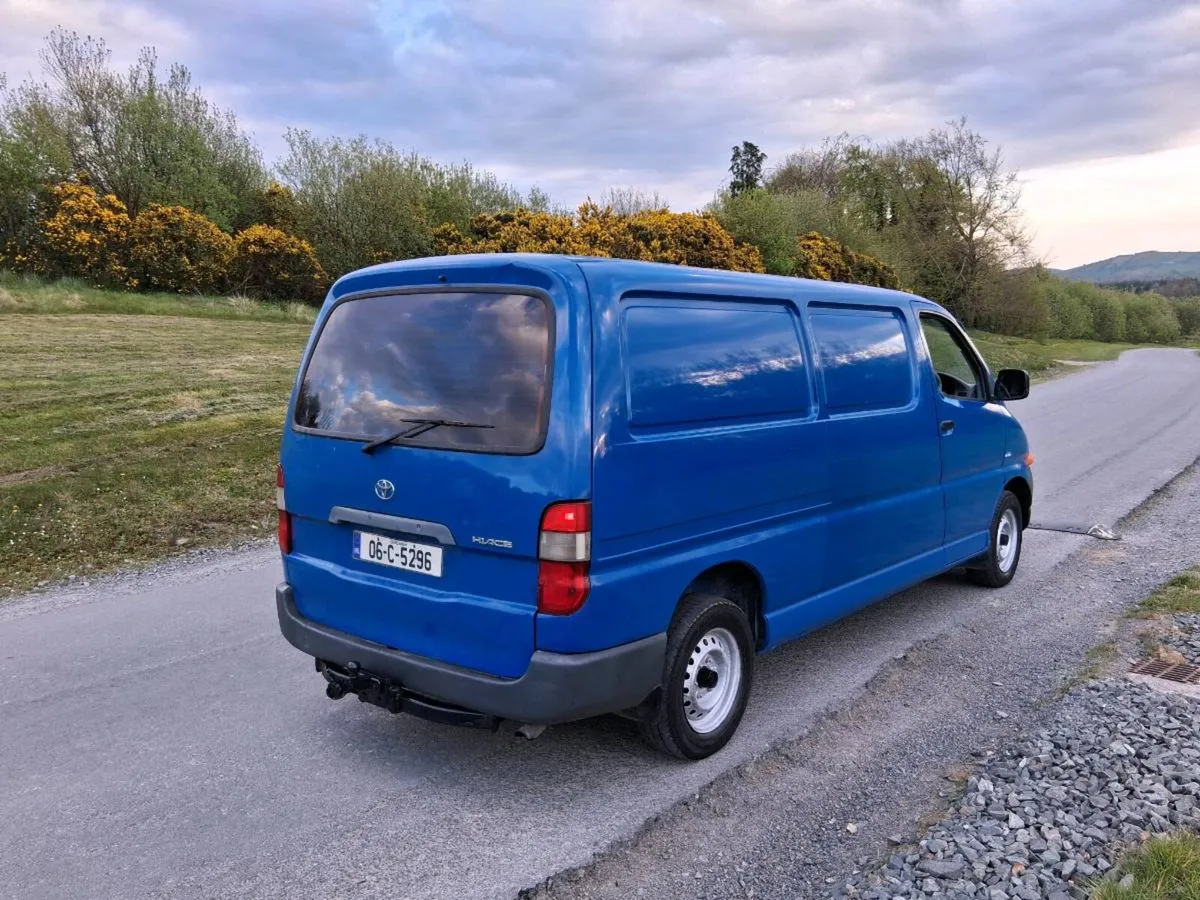 €4600 2006 Hiace new cvrt mint van €4600 - Image 4