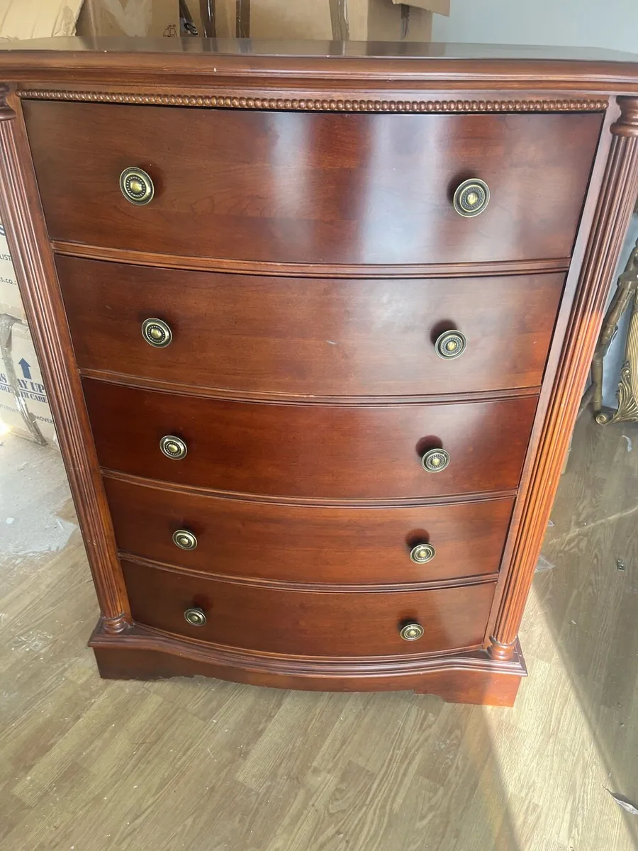 Chest of drawers - Image 1