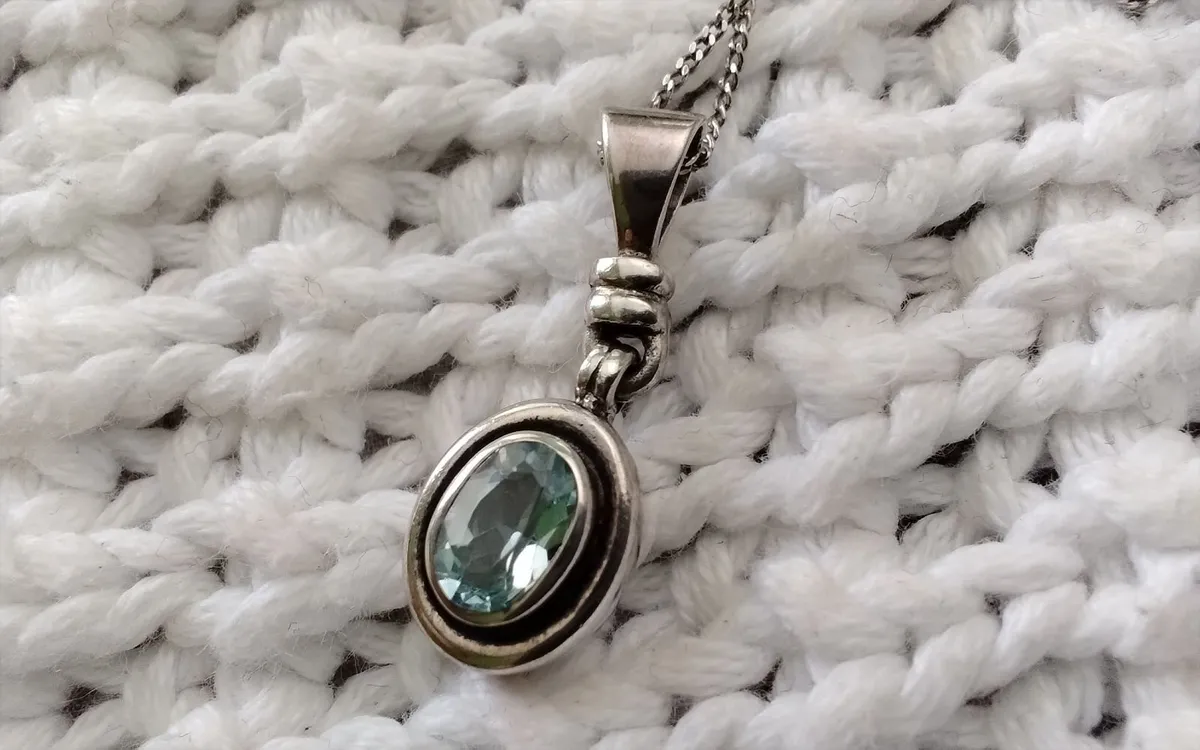 Vintage stg silver AQUAMARINE OVAL PENDANT 20" - Image 1