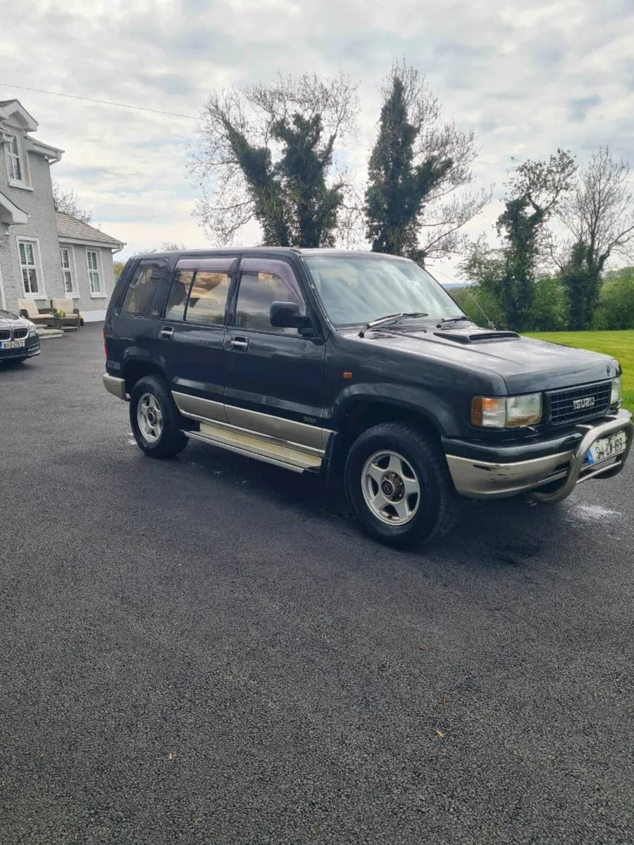 Isuzu trooper lotus edition - Image 1