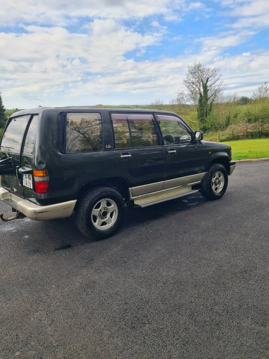 Isuzu trooper lotus edition - Image 3