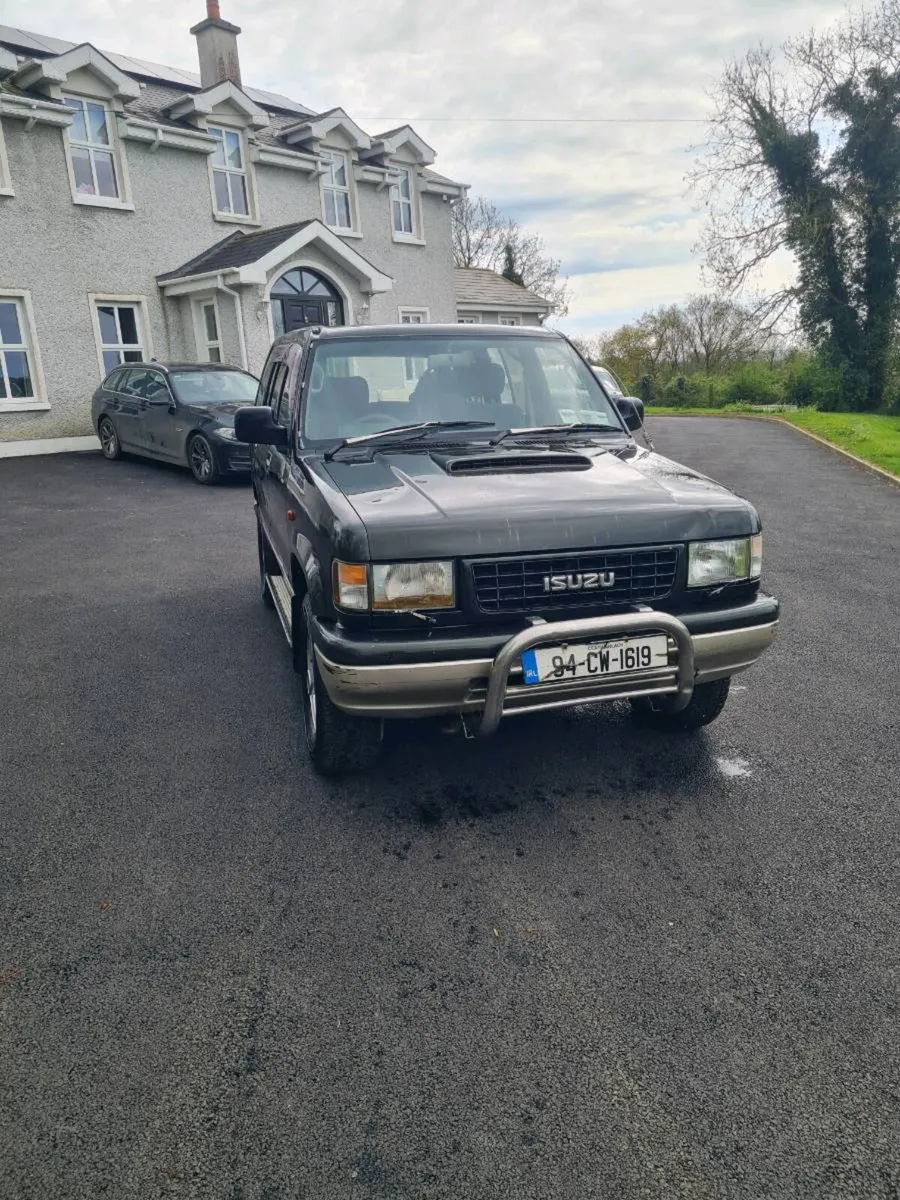 Isuzu trooper lotus edition - Image 4
