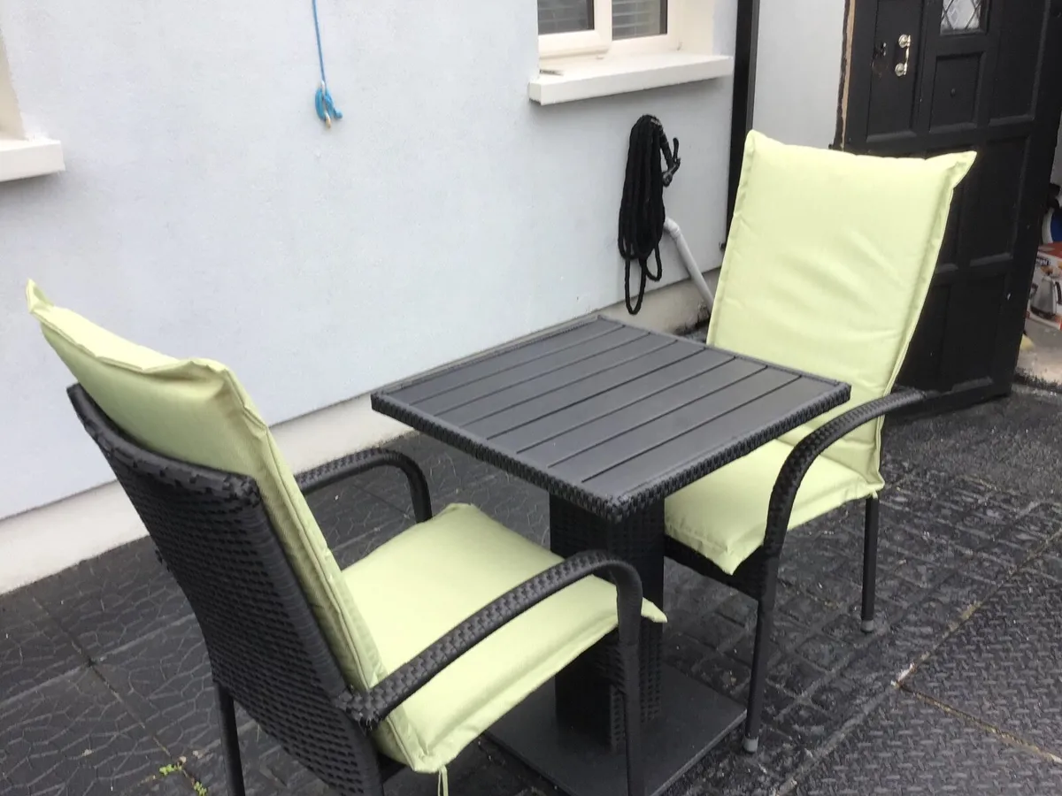 Garden furniture - Image 1