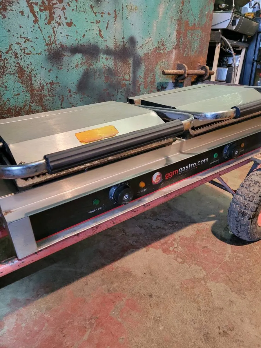 Grill Contact Panini Grill GGM GASTRO - Image 1