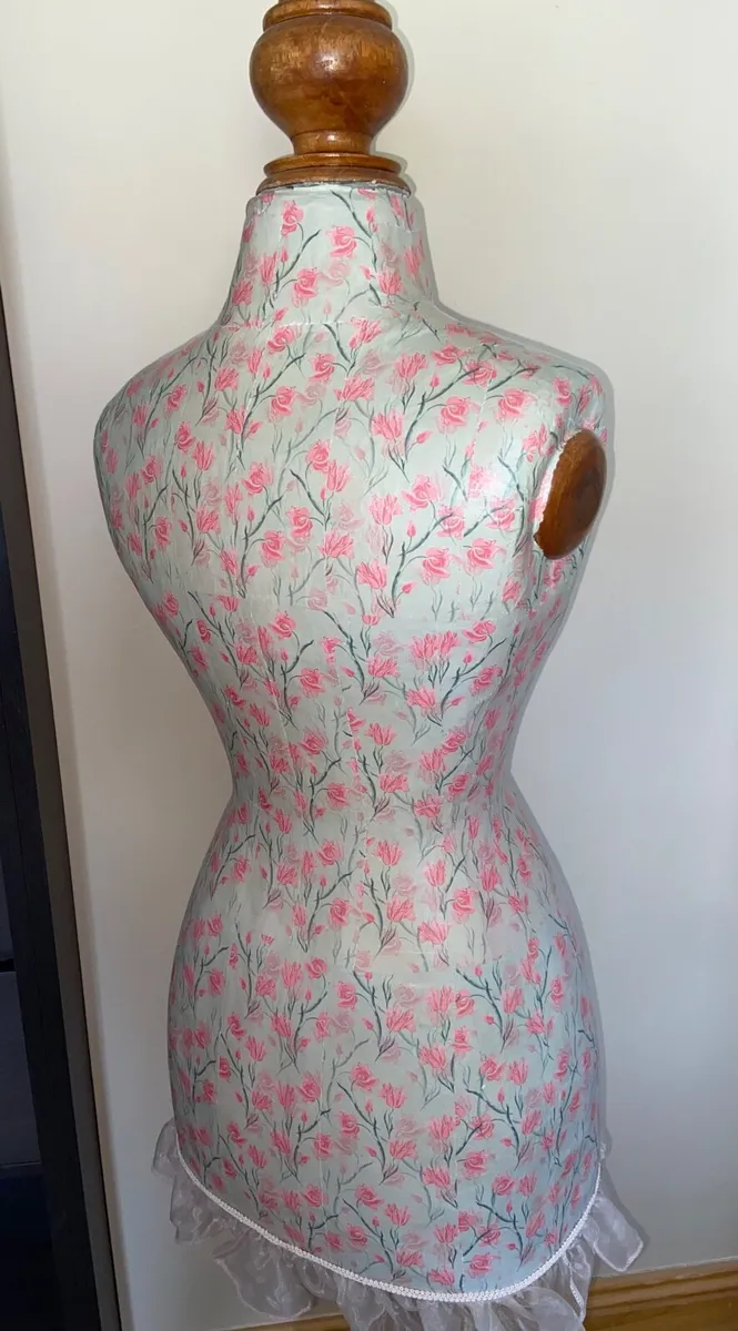 Floral mannequin - Image 3