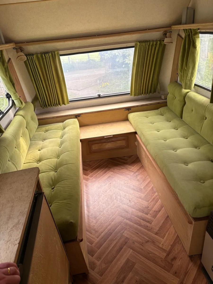 Caravan - Image 2