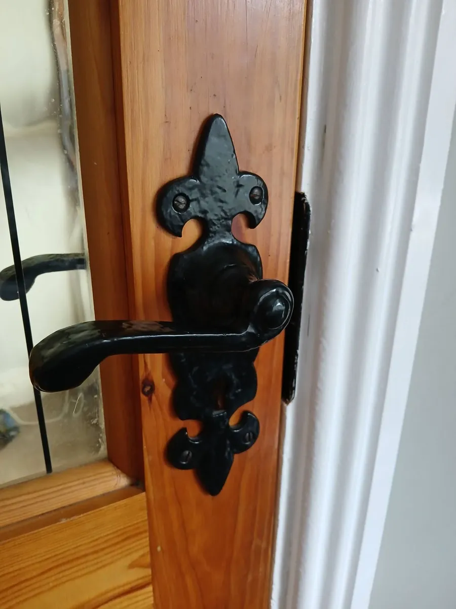 8 x Solid Pine Doors - Image 2