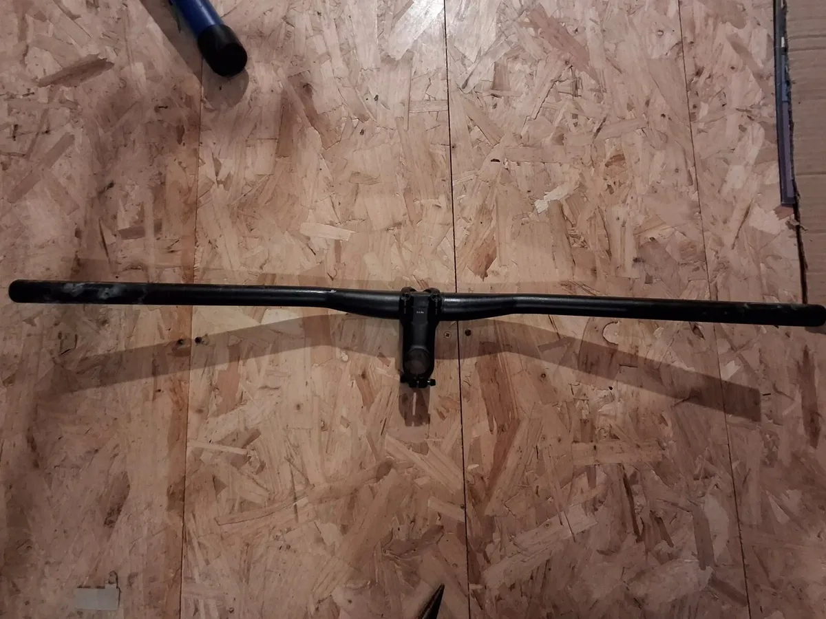 Canyon Iridium Handlebar & Stem - 31.8mm - Image 1