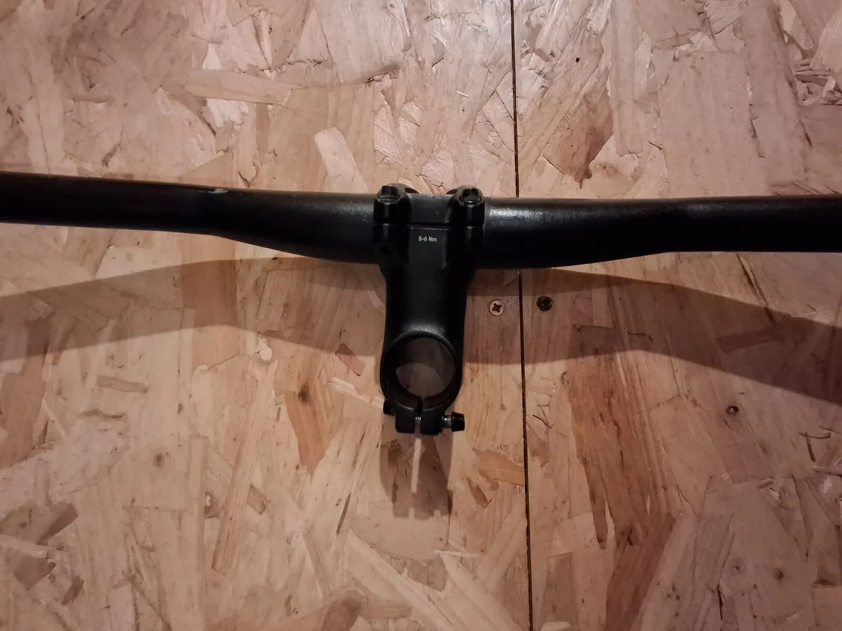Canyon Iridium Handlebar & Stem - 31.8mm - Image 2