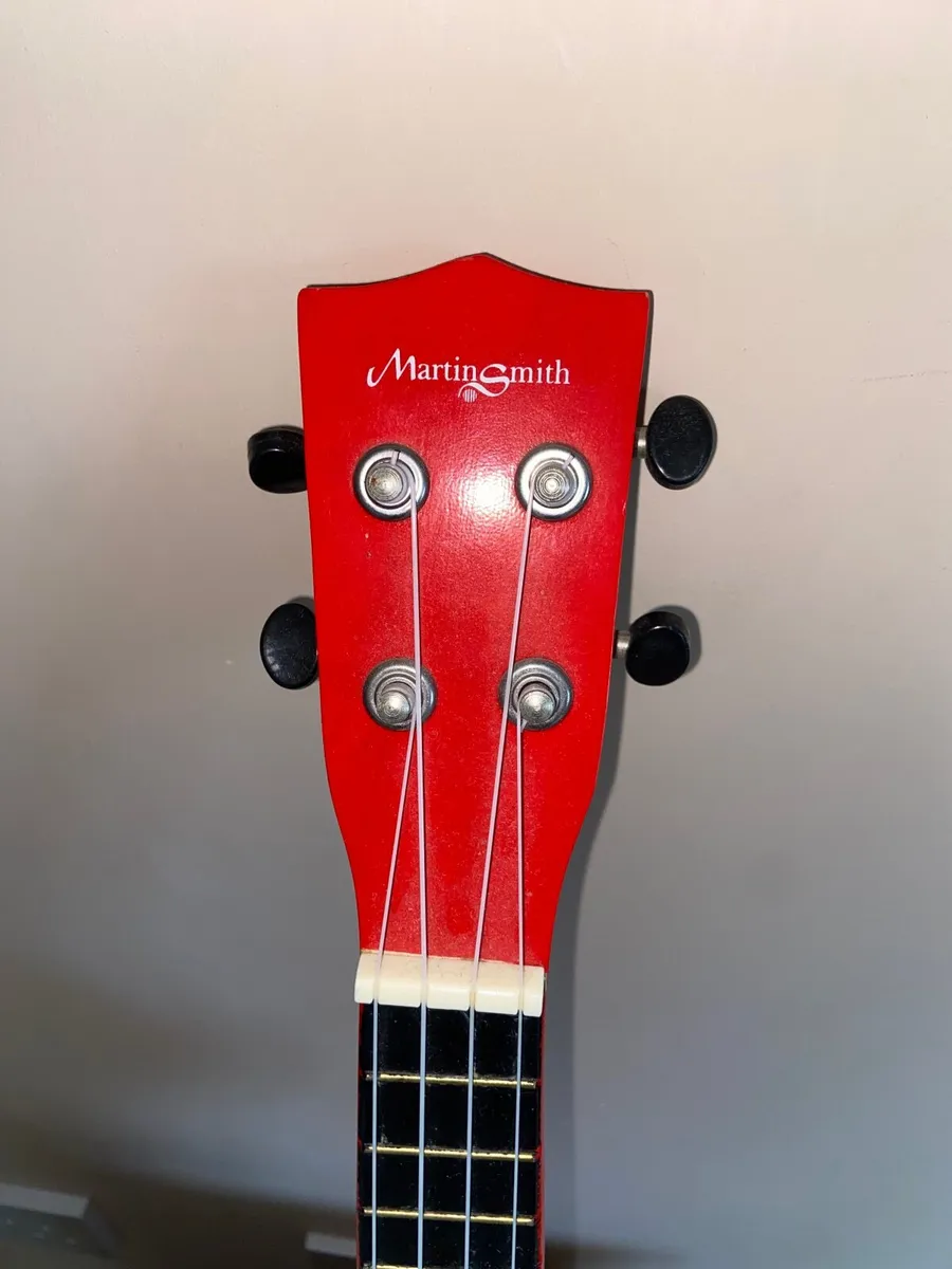 Ukulele - Image 2