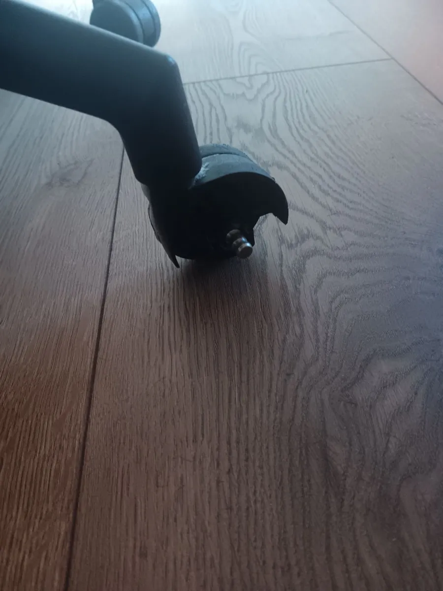 Office chair - Image 2