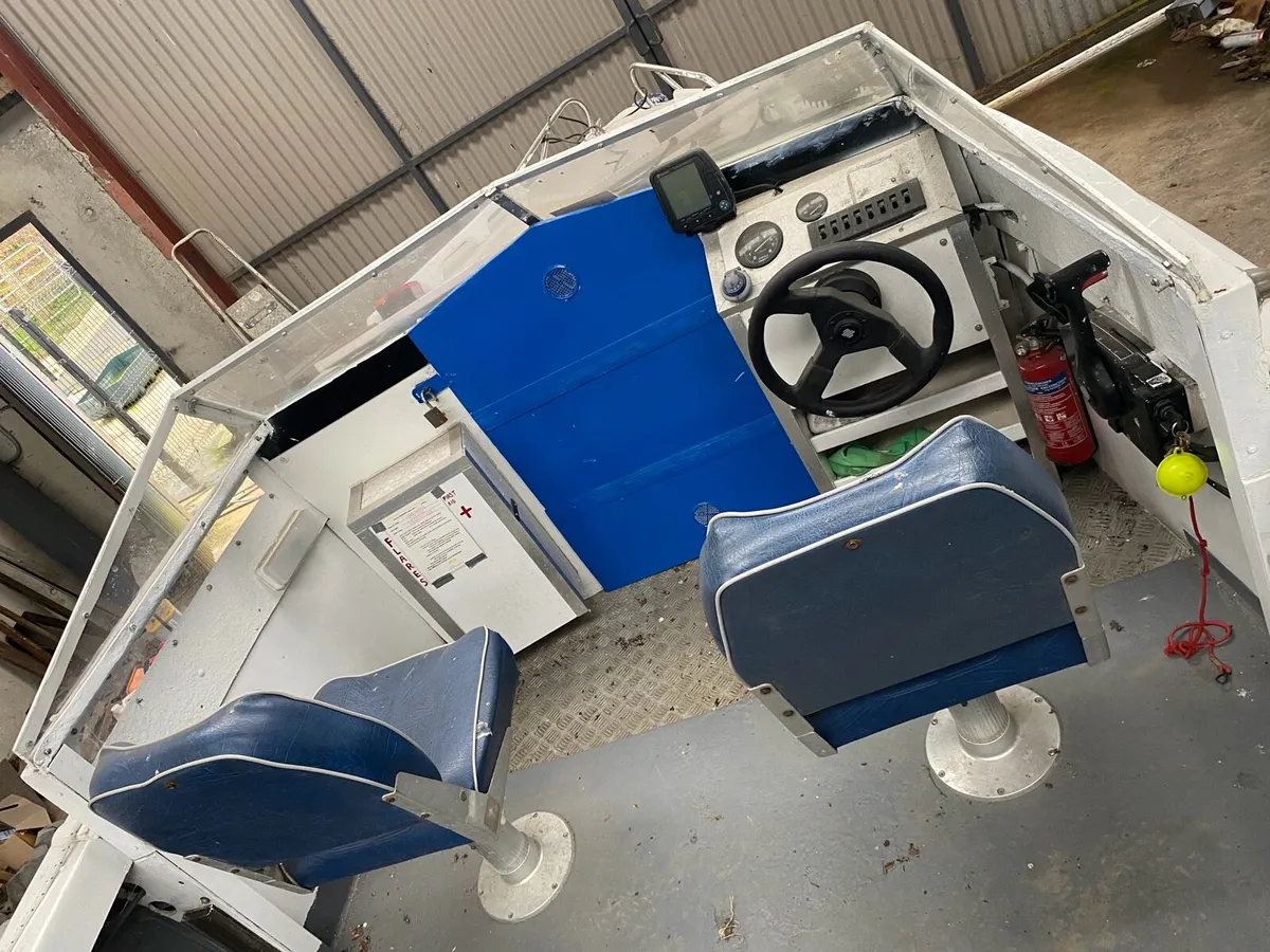 Speed boat - Image 3