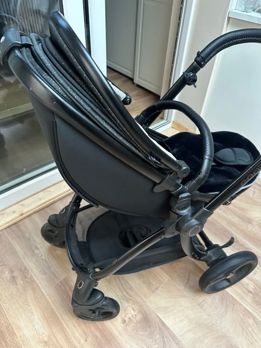 Egg2 stroller and bassinet - Image 3