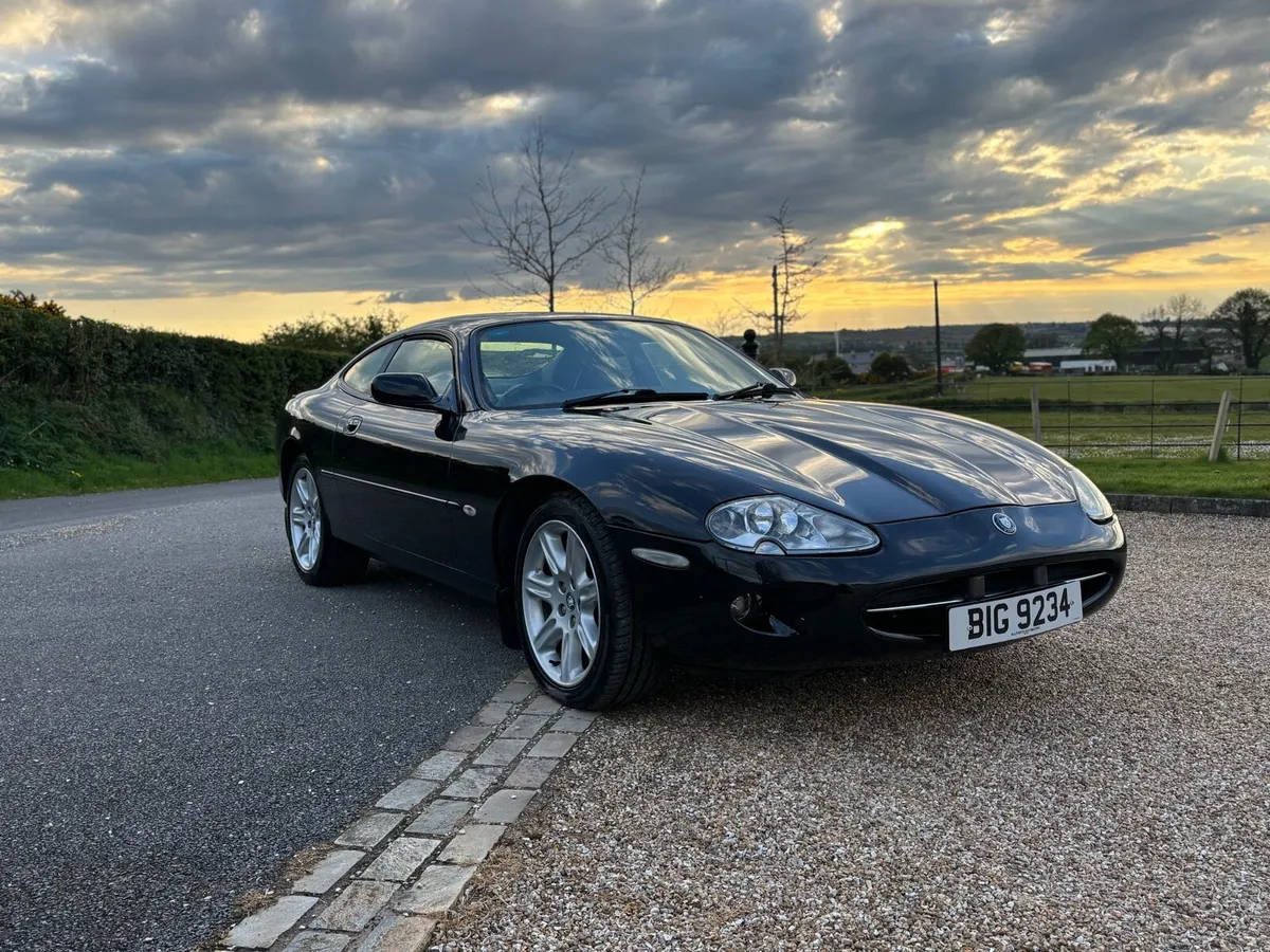 1998 Jaguar XK8 4.0 Auto Coupe - Image 3