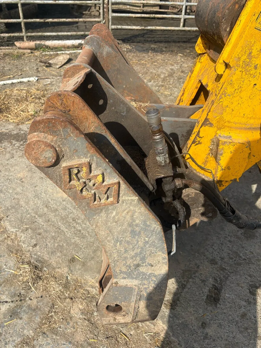 JCB headstock - Image 1