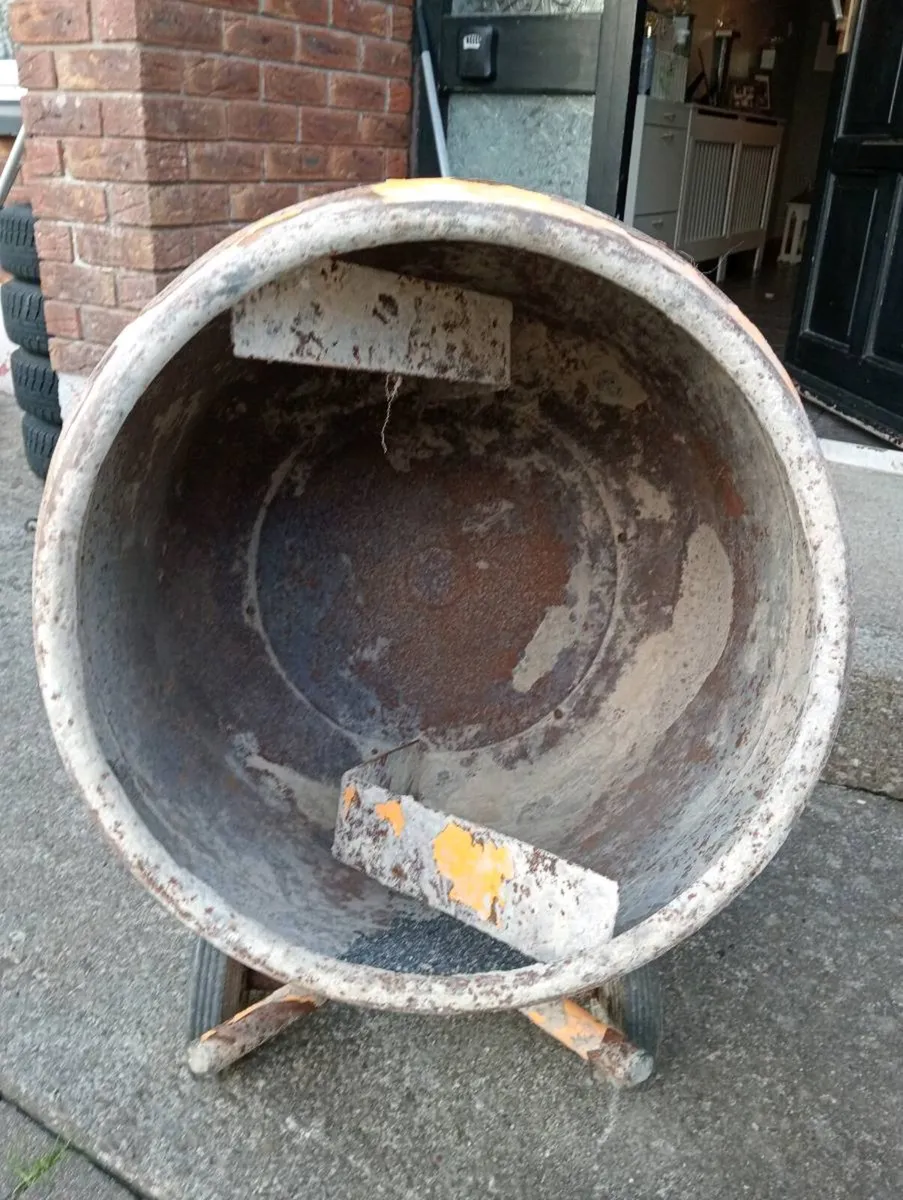 Master Mix MC130 240v 90lt cement mixer - Image 4