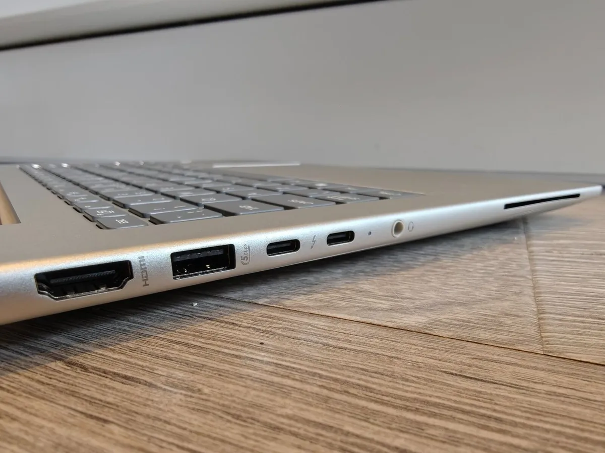 HP Elitebook 640 G11 | Intel Ultra 5 | 16GB | 512G - Image 4