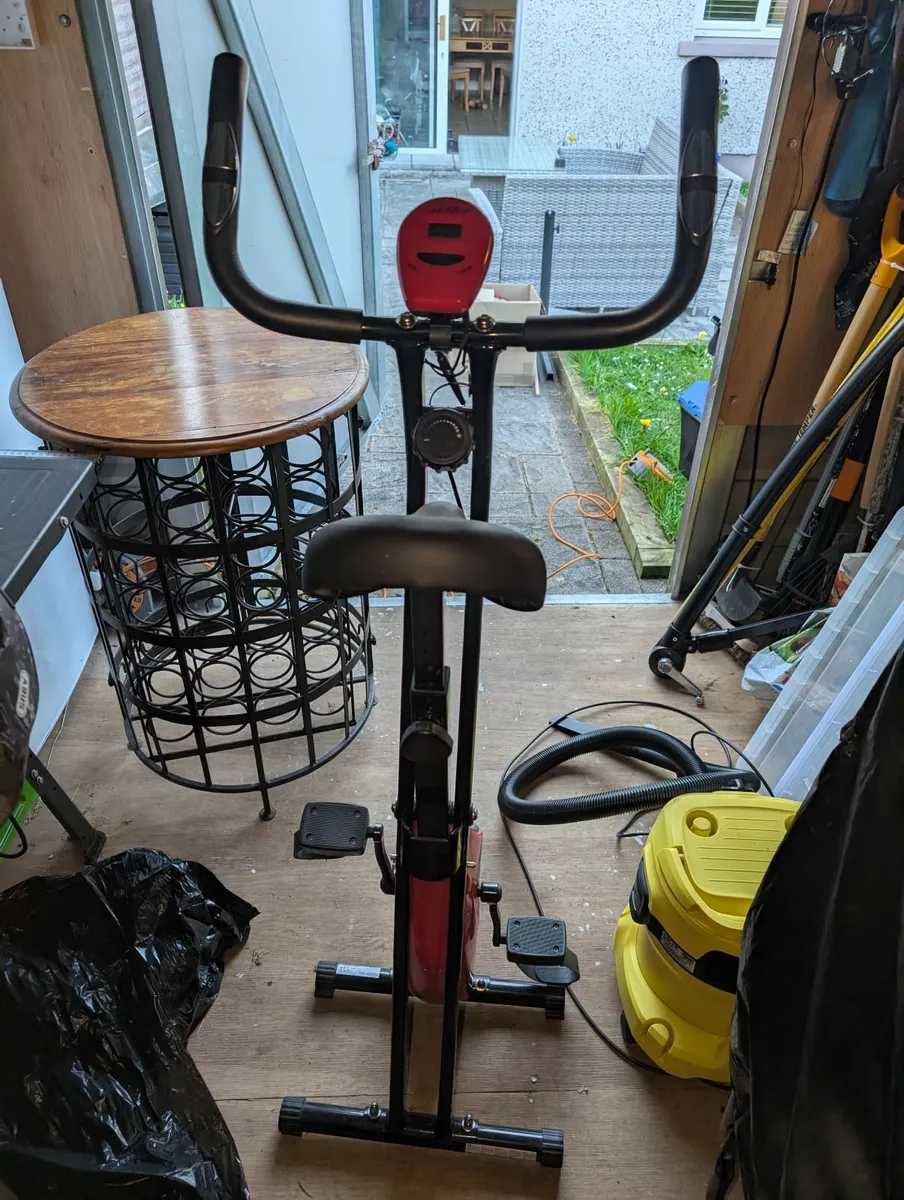 Stationary bike - Image 1